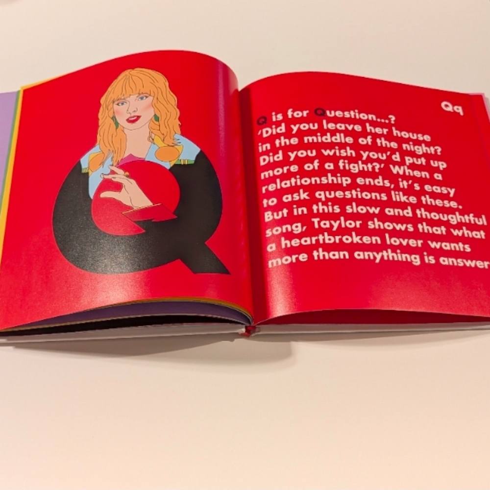 Taylor Swift Themed Book Bundle - Picture 5 of 6